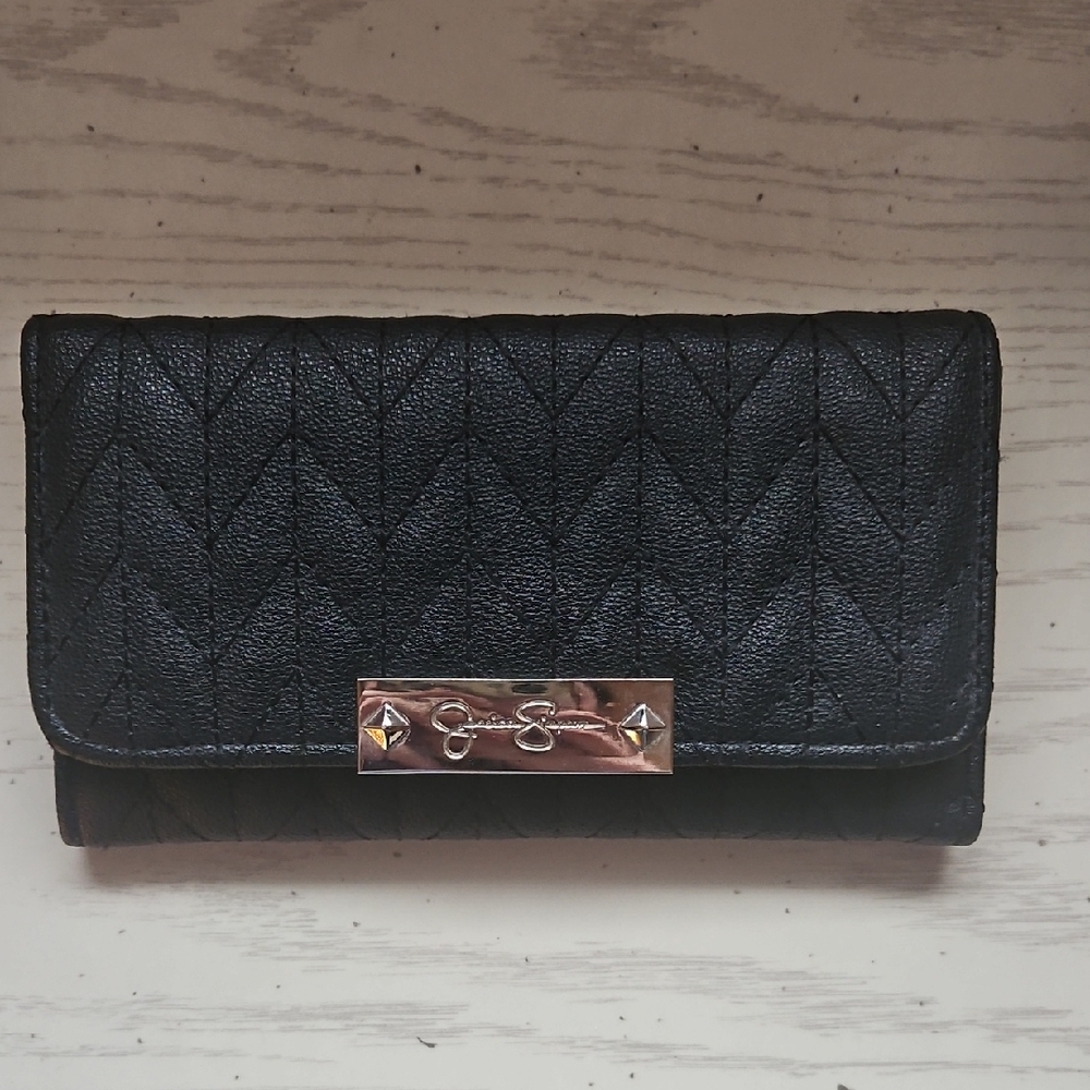 Elegant Black Quilted Women's Clutch